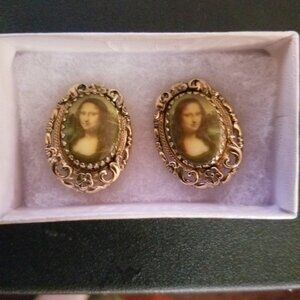 Mona Lisa Antique Gold Clip on Earrings